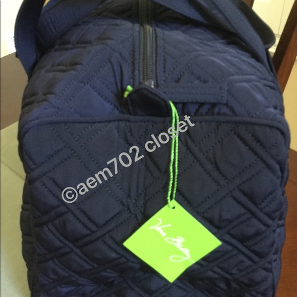 NWT VERA BRADLEY MICROFIBER LARGE DUFFEL - Picture 2 of 4